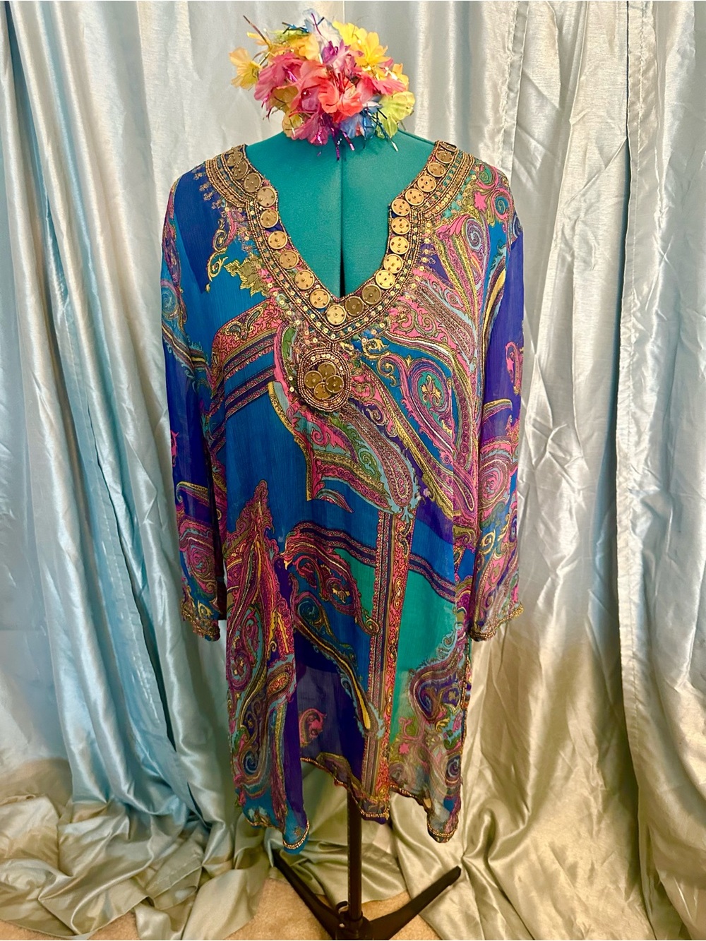 Vibrant Boho Paisley Tunic with Embellished V-Neck 1x